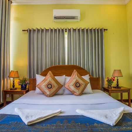 Side Walk Hotel Siem Reap Dış mekan fotoğraf