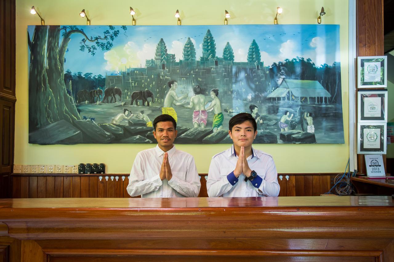 Side Walk Hotel Siem Reap Dış mekan fotoğraf